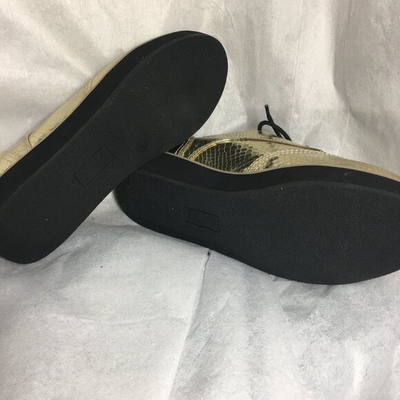 NWOT Brash Woman Wingtip Gold Loafers 9.5 Platform heel 2" Shiny - Picture 8 of 10
